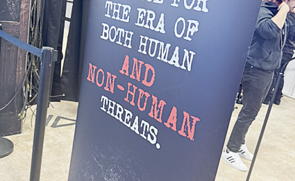 NHI（非人間ID）の脅威を啓蒙する看板の写真